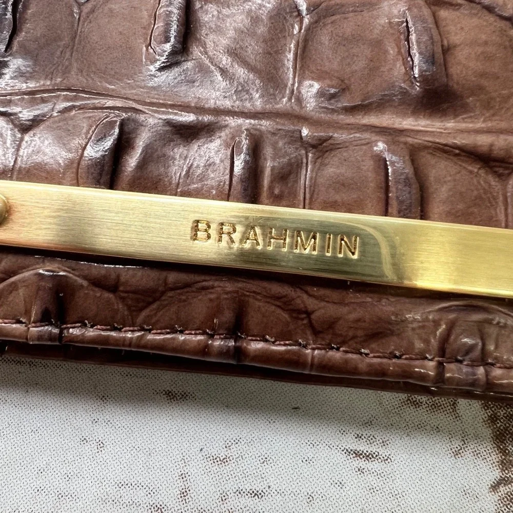 Brahmin NWOT Ady Wallet Amaretto Melbourne Brown Croc Leather K59151TM OS